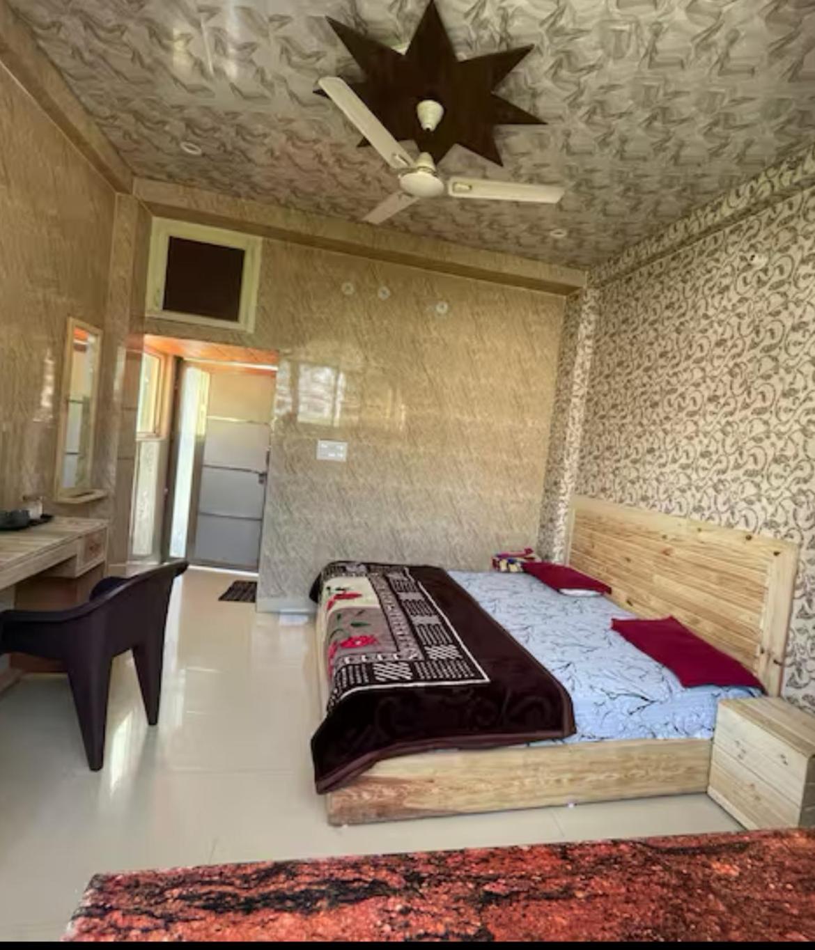 Art Bliss Hostel Rishikesh Exterior photo