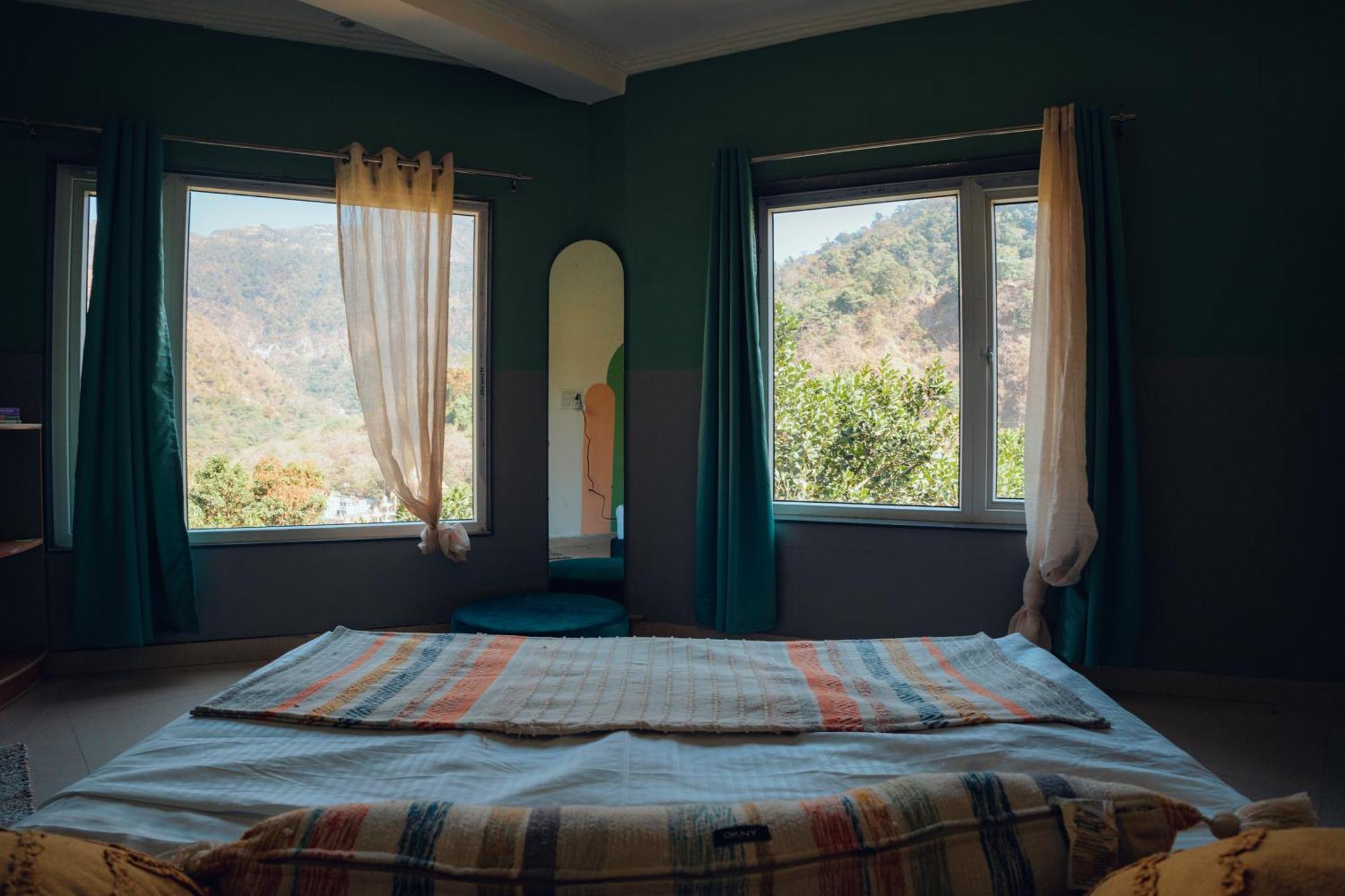 Art Bliss Hostel Rishikesh Exterior photo